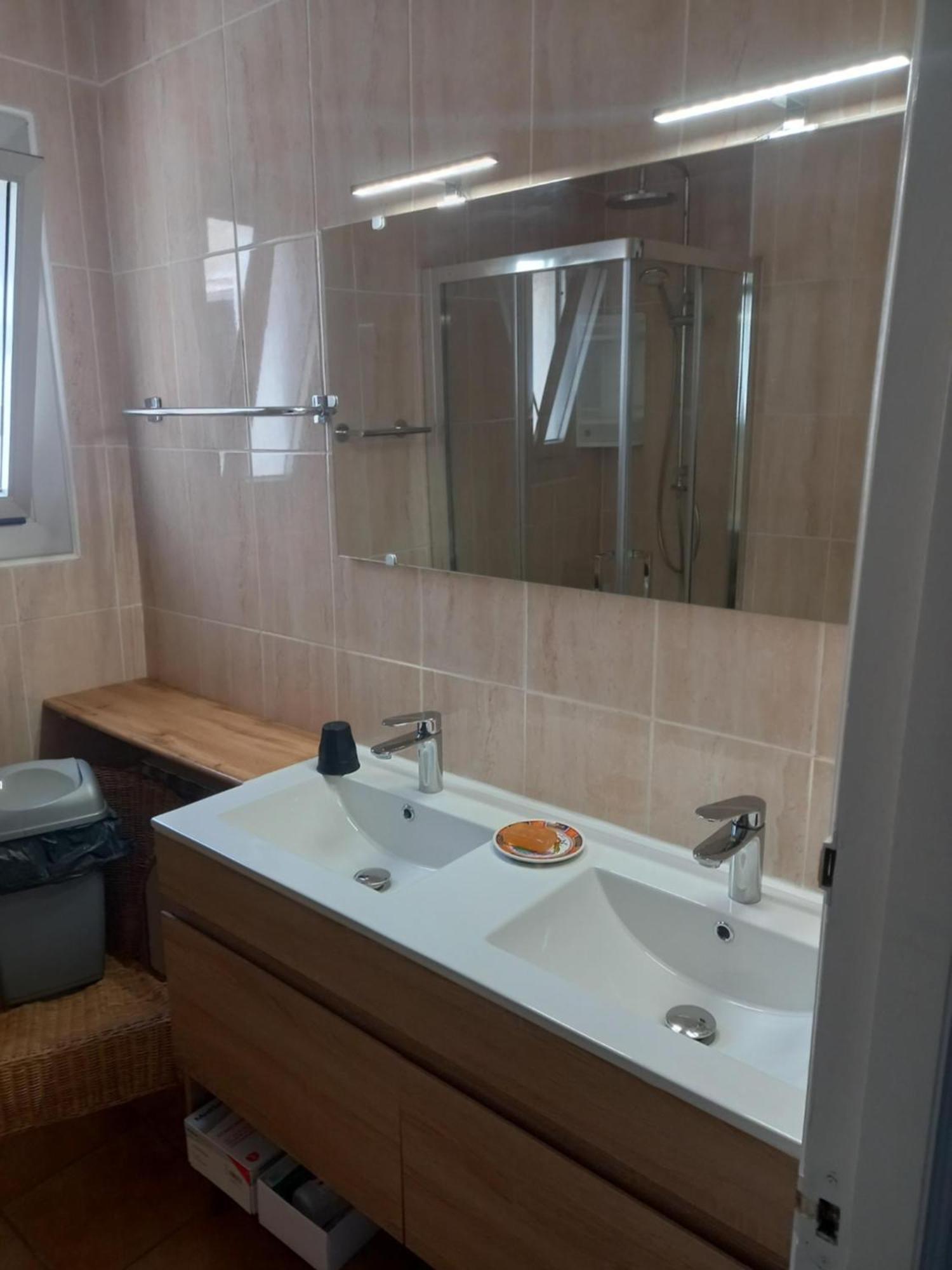 Appartement framboise à L'Ametlla de Mar Extérieur photo